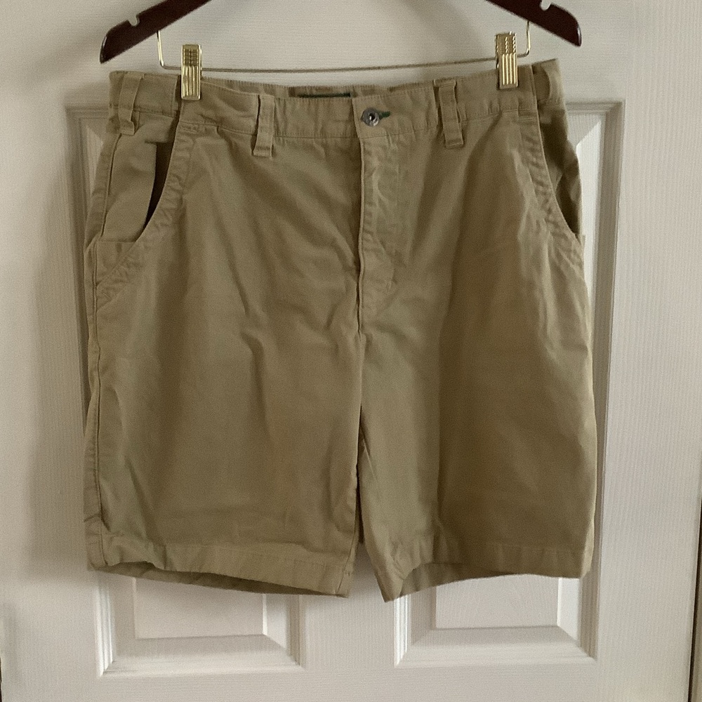 Orvis Men's Khaki Flat Front Shorts waist 34
